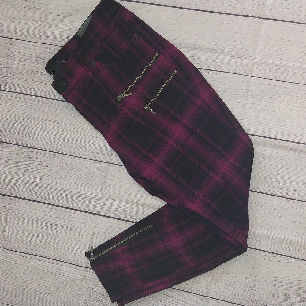 Torrid berry plaid ankle zip skinny pants size 10